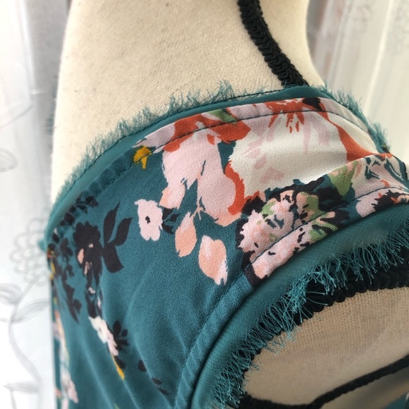 Torrid green camisole size 2 Floral  Teal Frayed - Picture 3 of 9